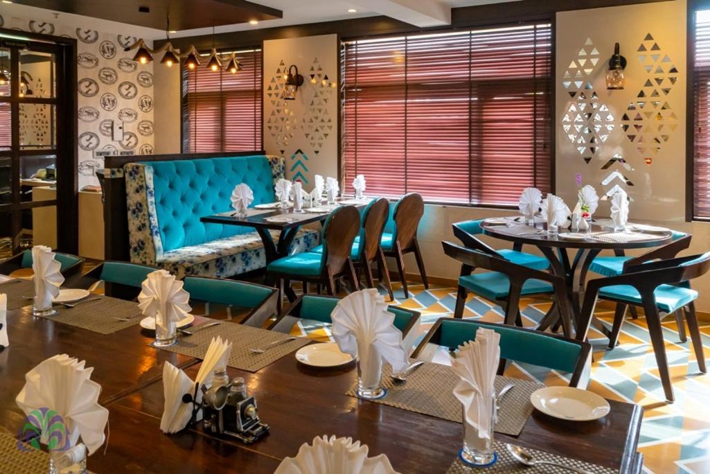 Hotel Basant Vihar Palace Биканер Экстерьер фото