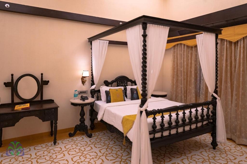 Hotel Basant Vihar Palace Биканер Экстерьер фото